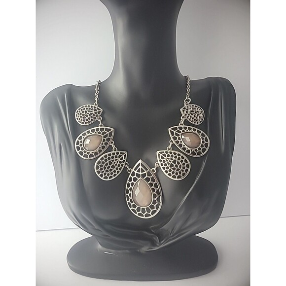 Vintage Necklace Silver Tone Tan Faceted Rhinestones Teardrop Jewelry Costume - Picture 3 of 15